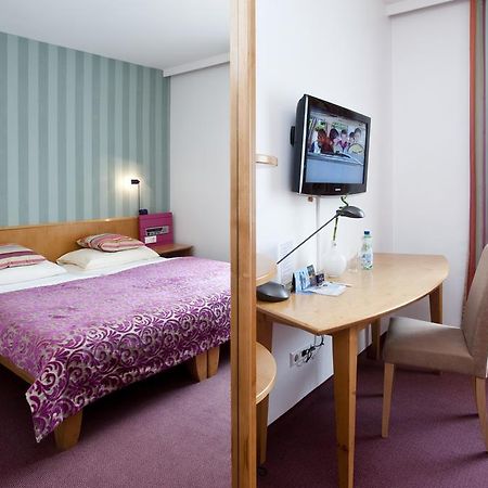 Hotel Geyer Klagenfurt am Woerthersee ภายนอก รูปภาพ