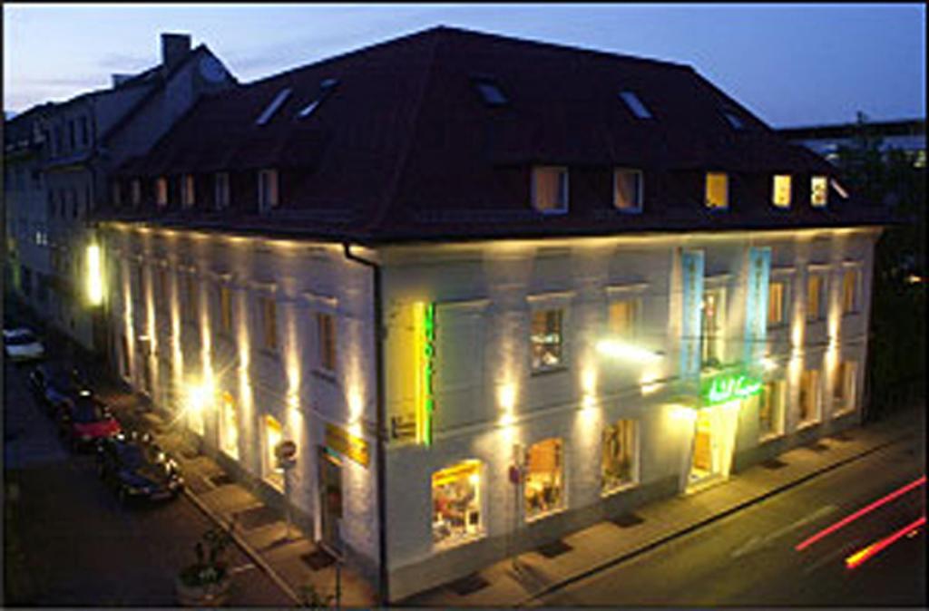 Hotel Geyer Klagenfurt am Woerthersee ภายนอก รูปภาพ
