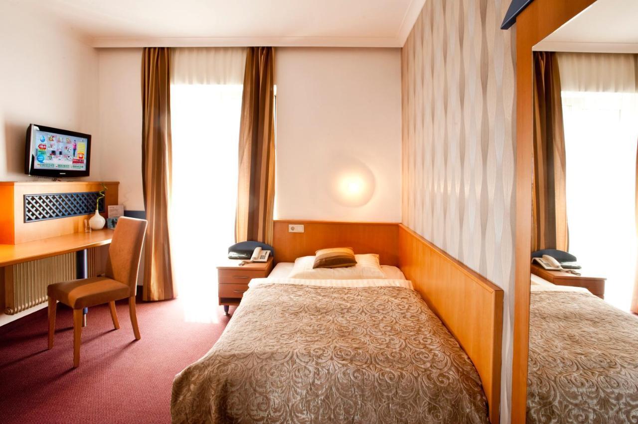 Hotel Geyer Klagenfurt am Woerthersee ภายนอก รูปภาพ